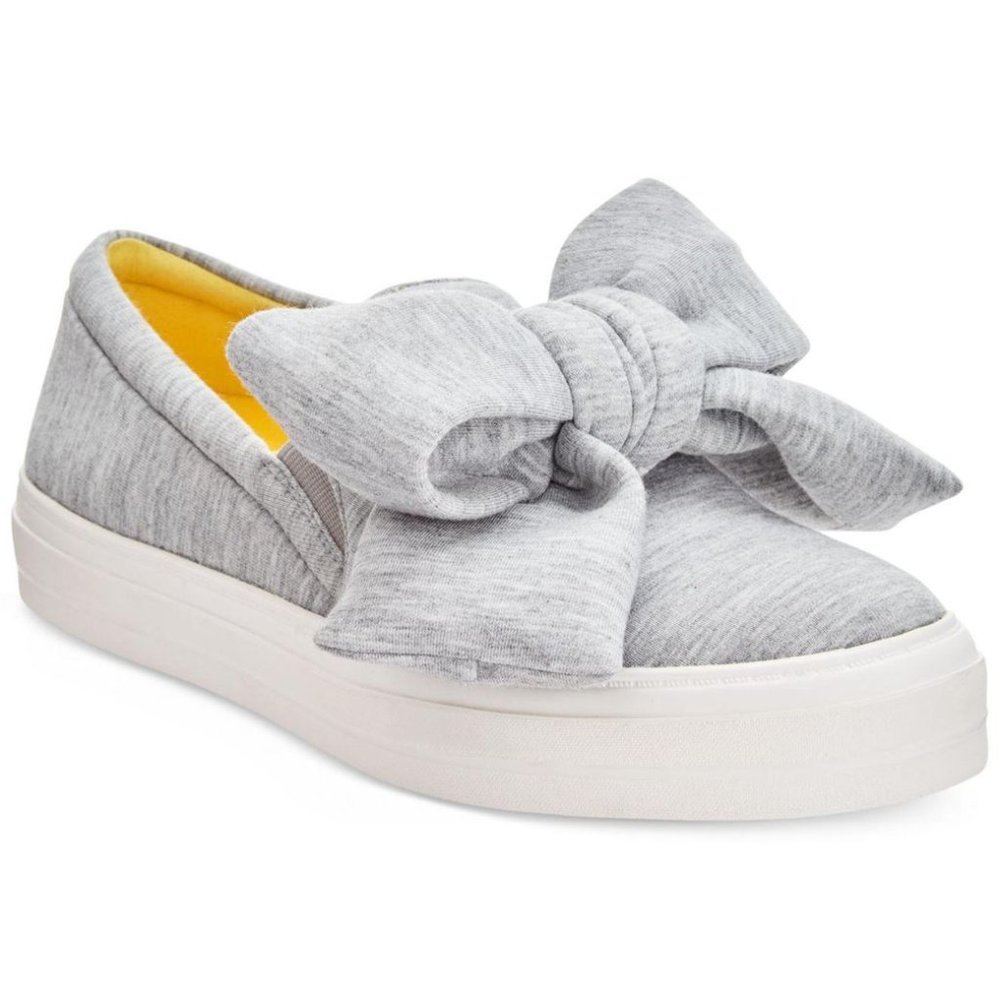Comfy nine west grey bow slip on sneakers